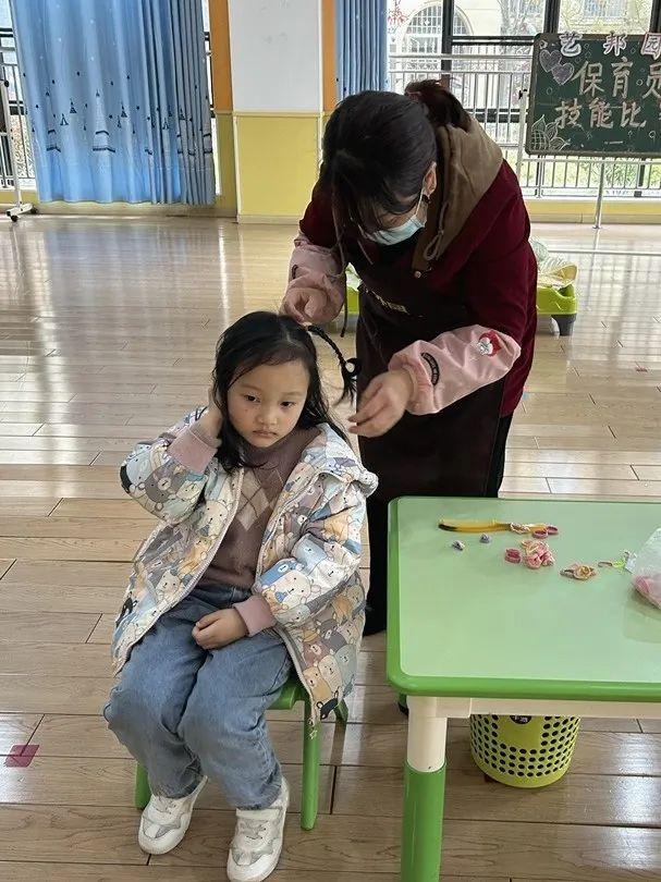 保育精于心 让爱更专业——记园外园幼儿园保育员技能大赛