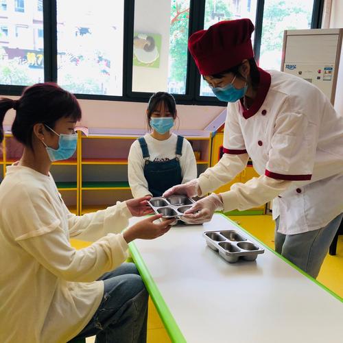 保教并重，安全为先 幼儿园餐具分发环节中的晨间规范